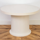 MASUTA ALBA DE CAFEA ROTUNDA CU RIFLAJE, 70x70x50cm